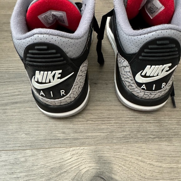 Boys Air Jordan 3 Retro "Black
Cement" - Picture 4 of 9